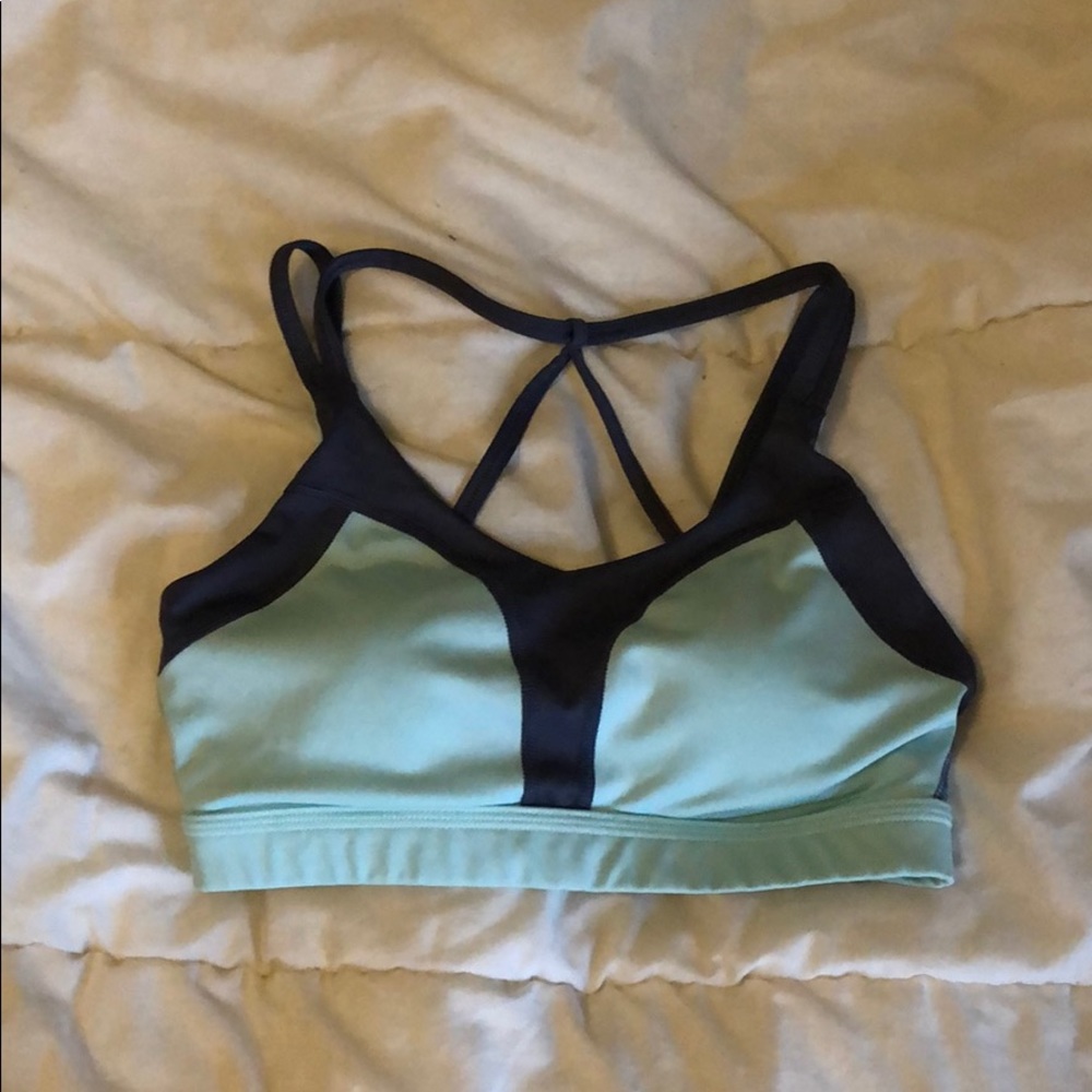 sports bra